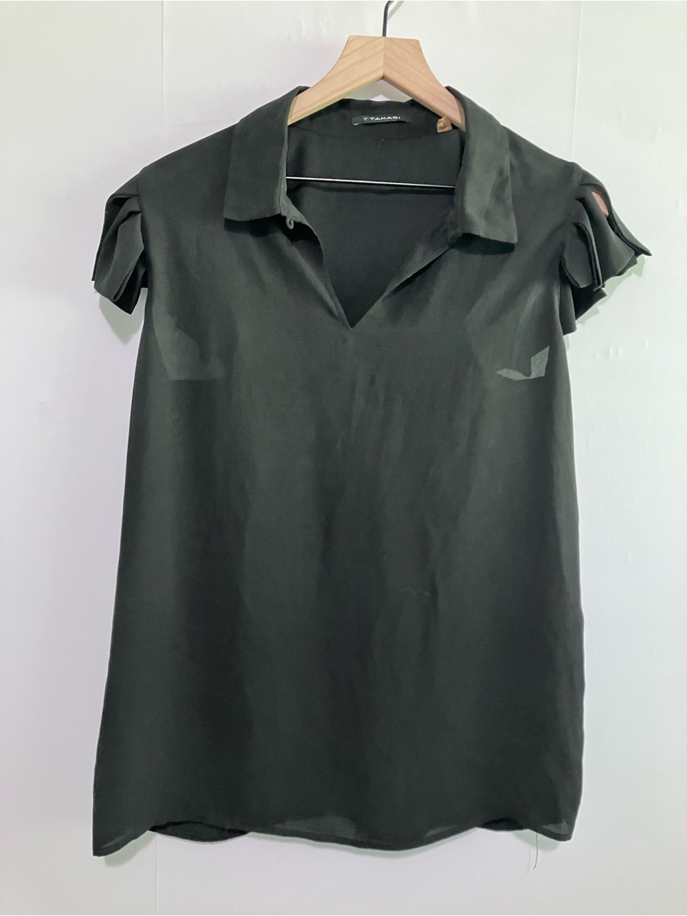 Tahari Black ruffle flutter sleeve top Size XL